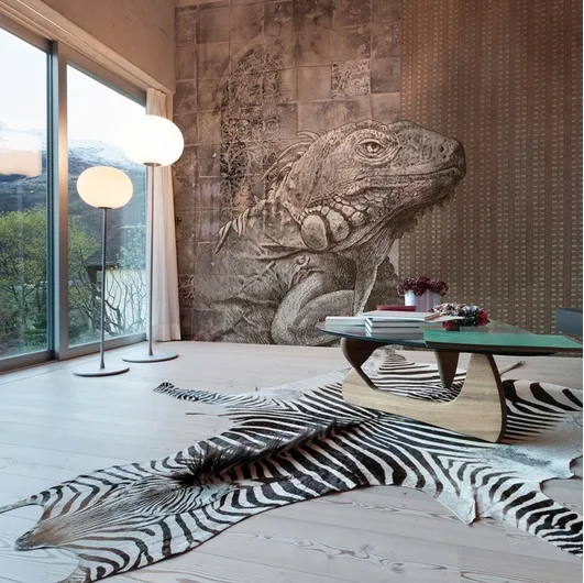 Wallpaper with Mad iguana design by Adriani and Rossi.
