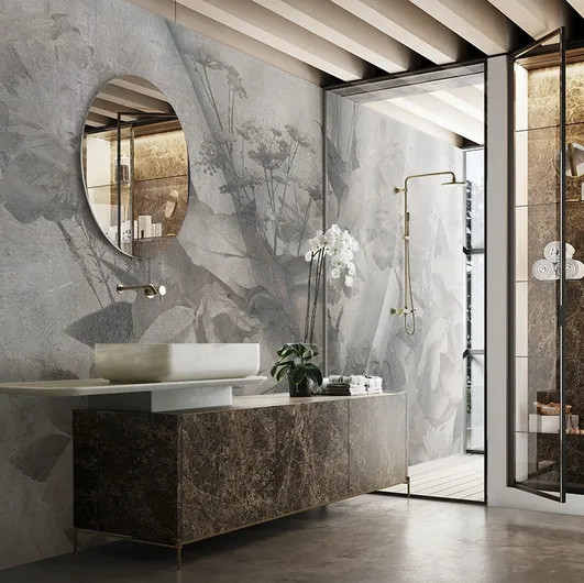 New Romantic wallpaper by Adriani and Rossi.