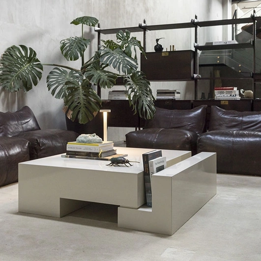 Lacquered side table Berlino by Mogg