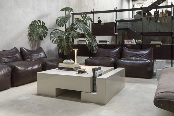 Lacquered side table Berlino by Mogg