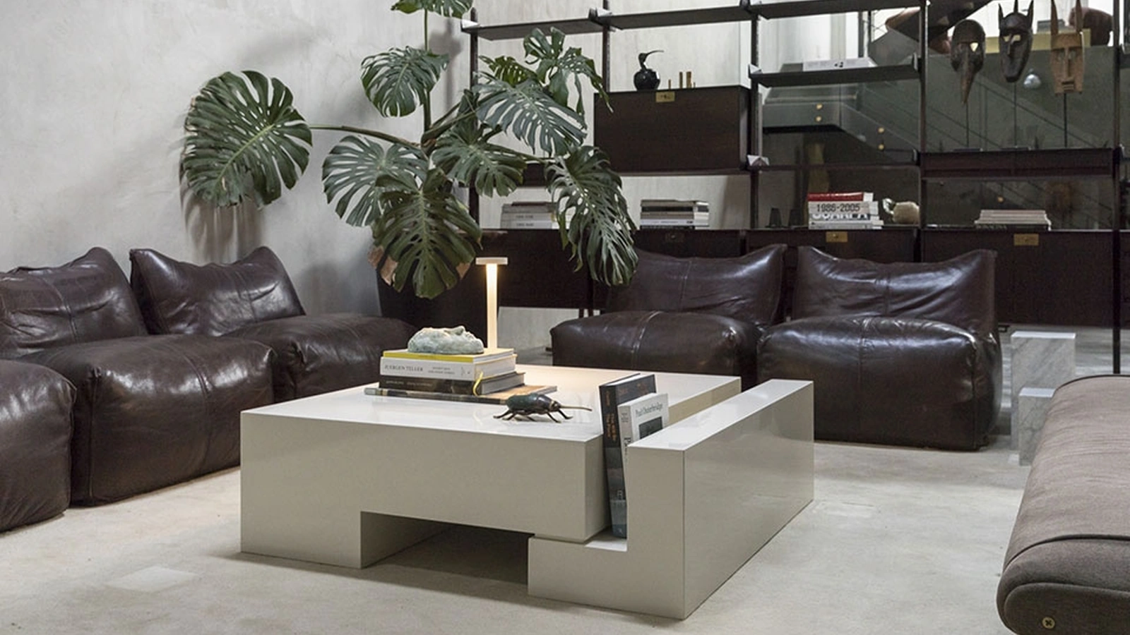Lacquered side table Berlino by Mogg