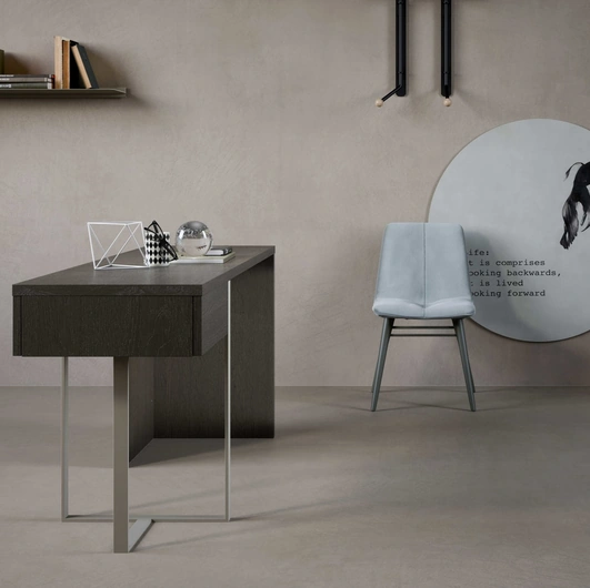 Writing desk made of wood by Novamobili