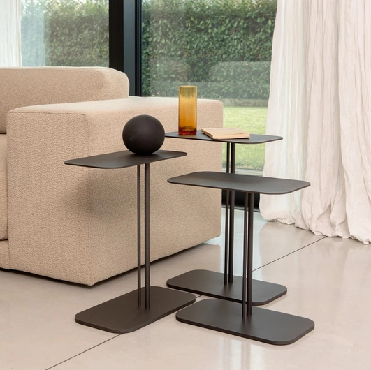Skyline metal coffee table by Tonin Casa.