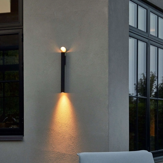 Outdoor double emission aluminum lamp Flauta Spiga by Flos.