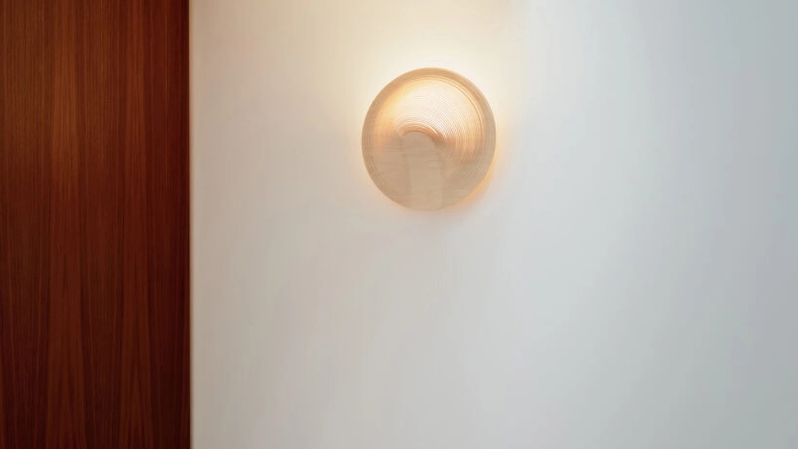 Illan wall lamp by Luceplan