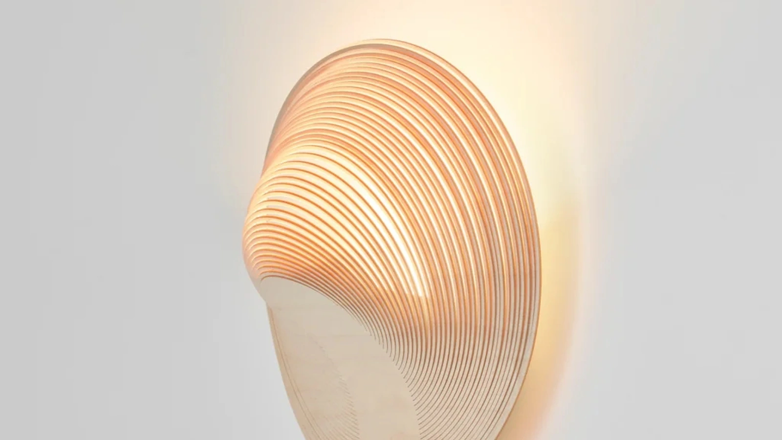 Illan wall lamp by Luceplan