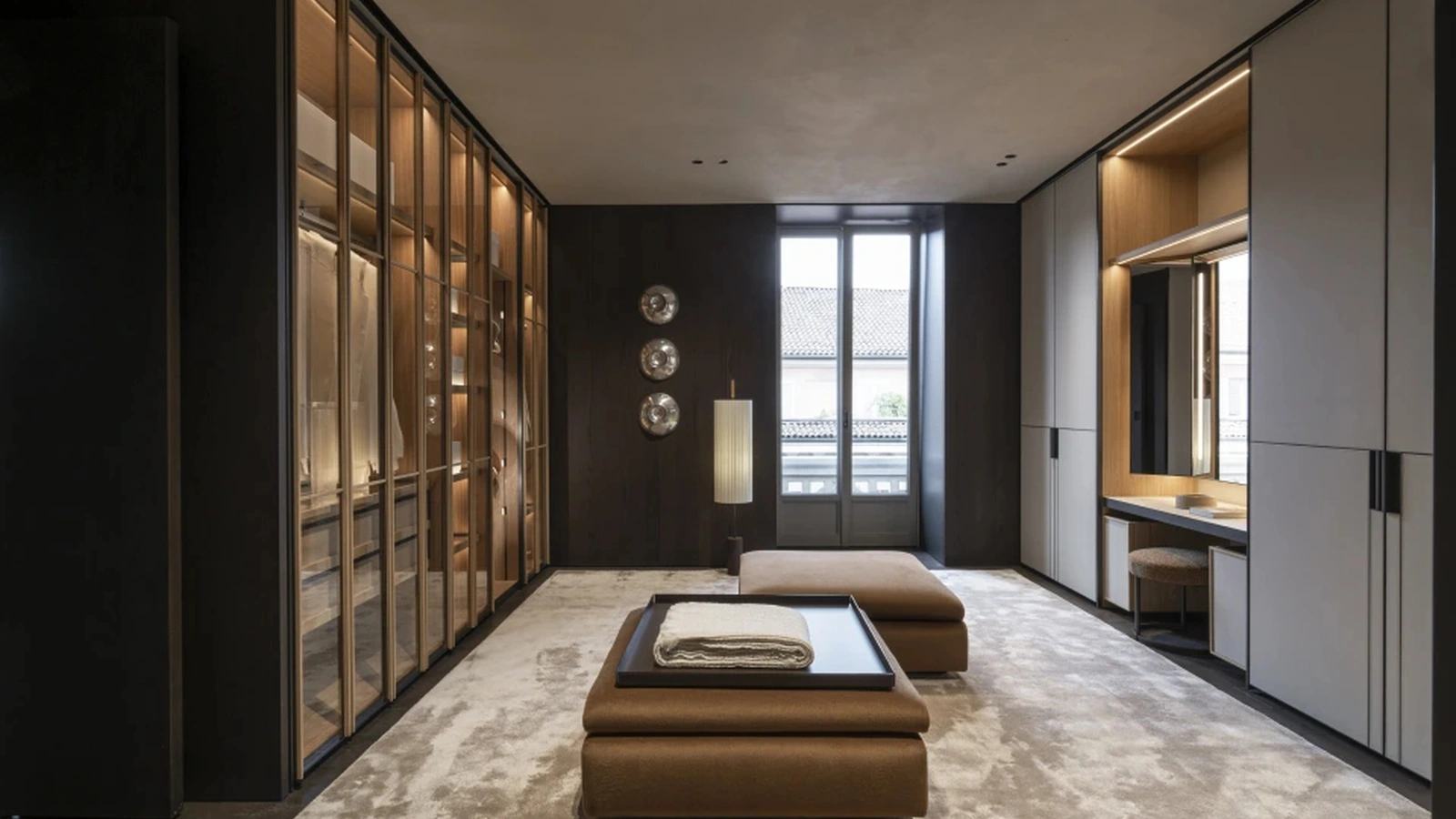 Gliss Master Walk-in Closet - DC Door by Molteni & C