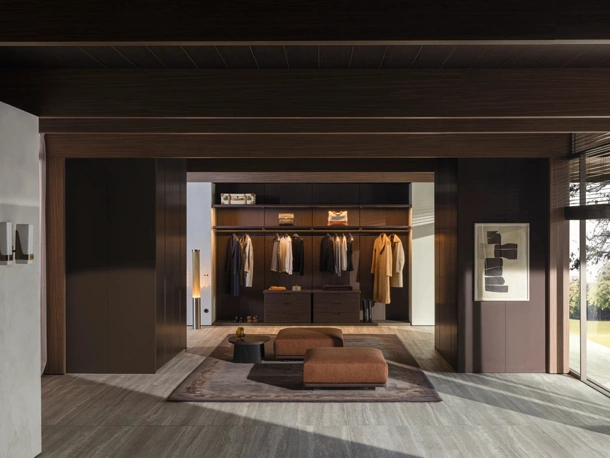 Master Dressing Walk-in Closet by Molteni & C
