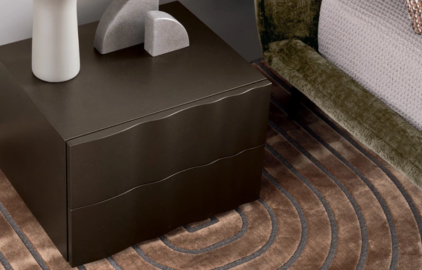 Velo lacquered bedside table by Calligaris