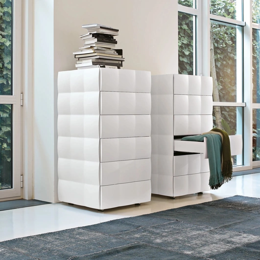 Venice chest of drawers in white lacquered by Tonin Casa