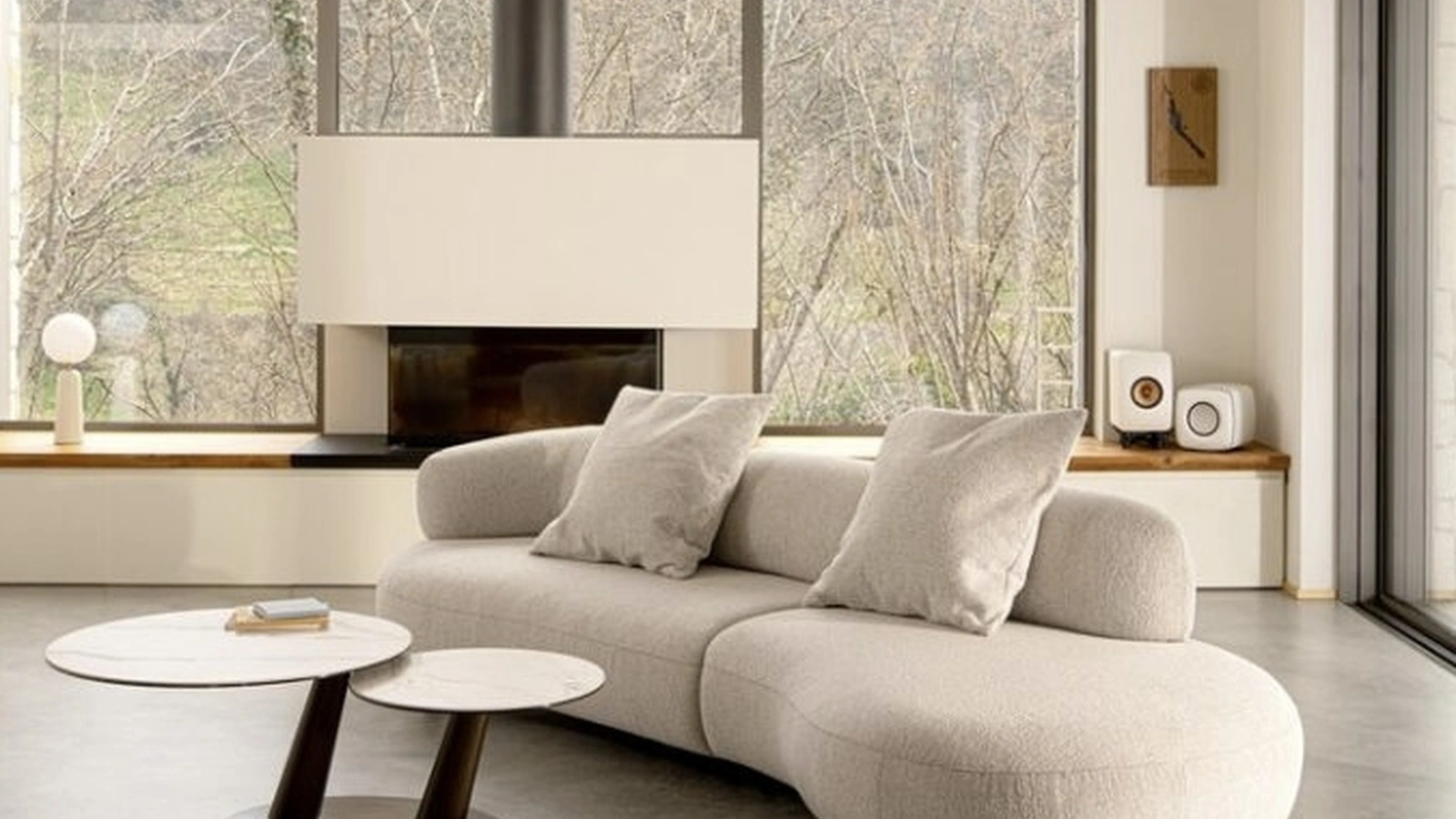 Afrodite linear sofa by Bizzotto