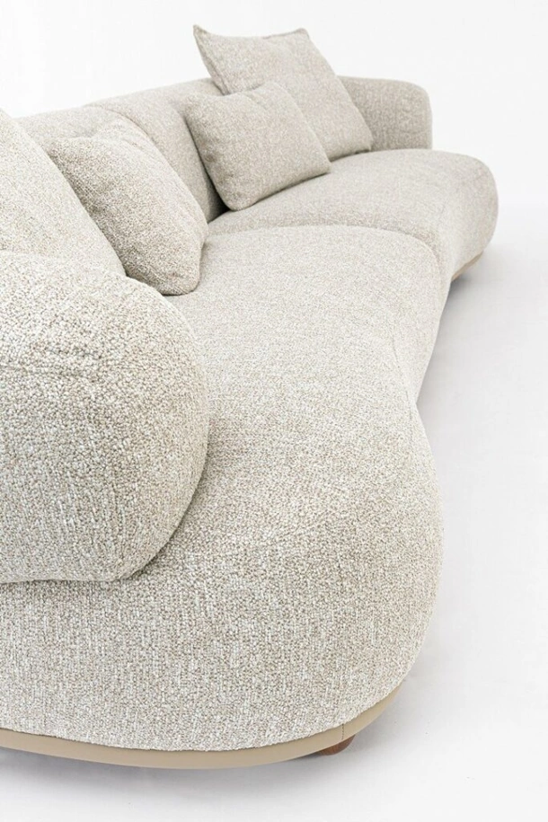 Cheope linear sofa by Bizzotto