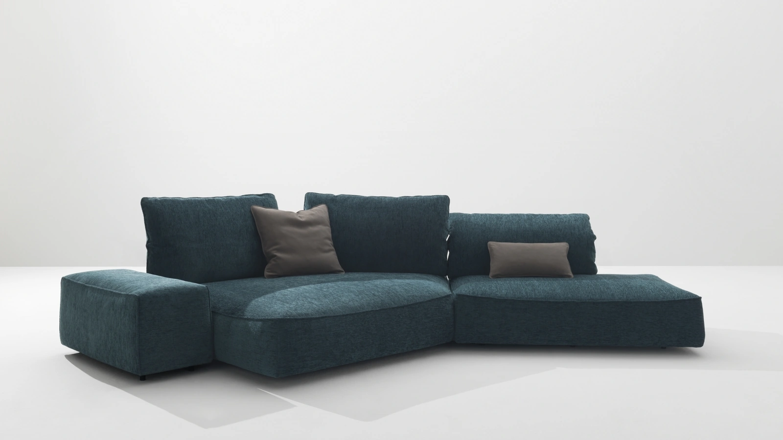Mose sofa with chaise by Desirèe
