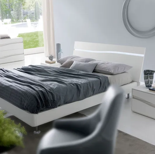 Bed with LED headboard in white open pore finish Infinity Wave by S75.
