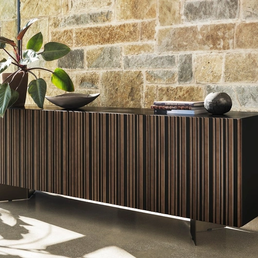 Madia Stripes by Calligaris with irregular vertical stripes