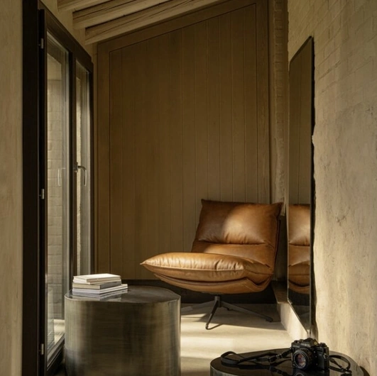 Alanez leather armchair by Bizzotto