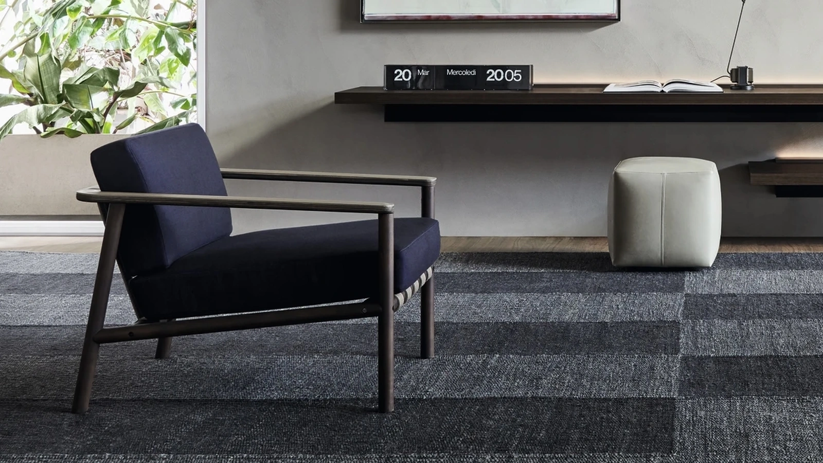 Gillis fabric armchair by Molteni & C