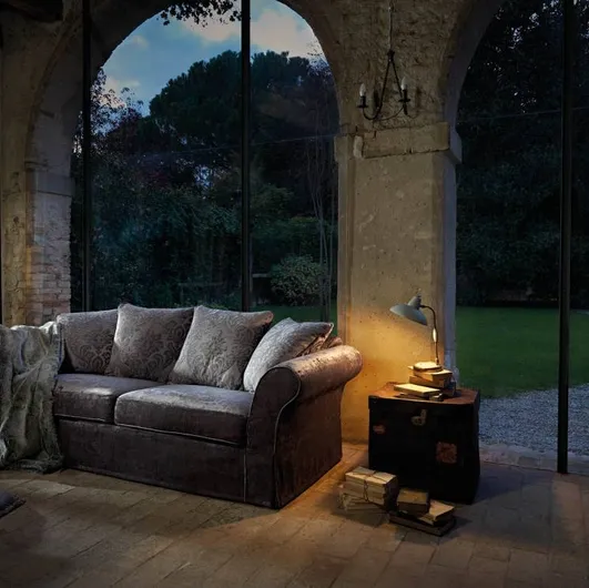 Elite linear sofa by Samoa