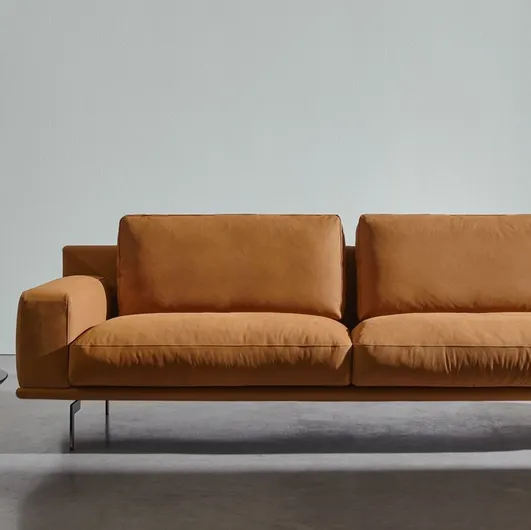Linear Etan sofa in Twils Lounge fabric