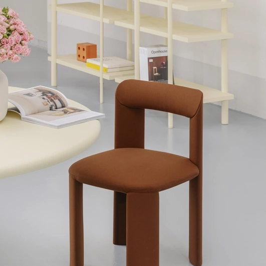 Amia chair by Miniforms.