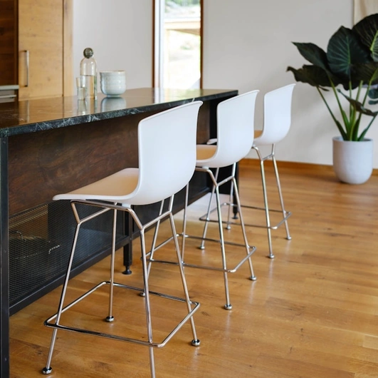 Bertoia Molded Shell Barstool by Knoll