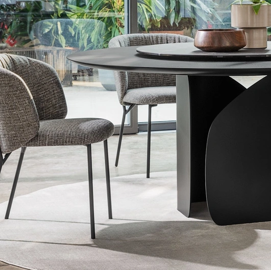 Sweel chair in upholstered fabric by Calligaris
