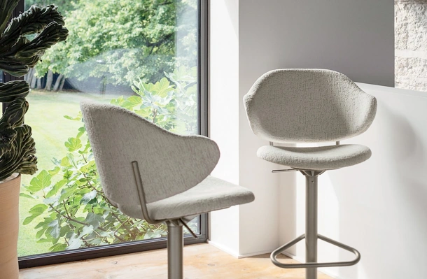 Holly adjustable stool by Calligaris