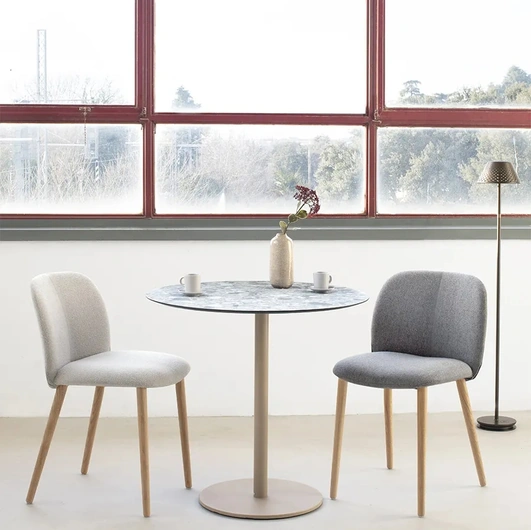 Mentha Pop chair in upholstered fabric by Scab Design.