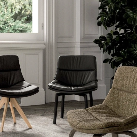 Syria leather chair by Ozzio
