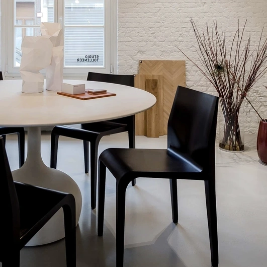 Round table Saen by Alias.
