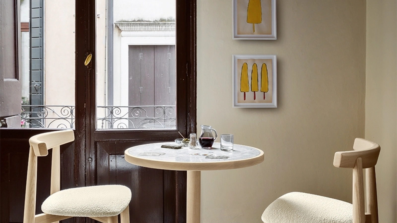 Briscola Round Table by Miniforms