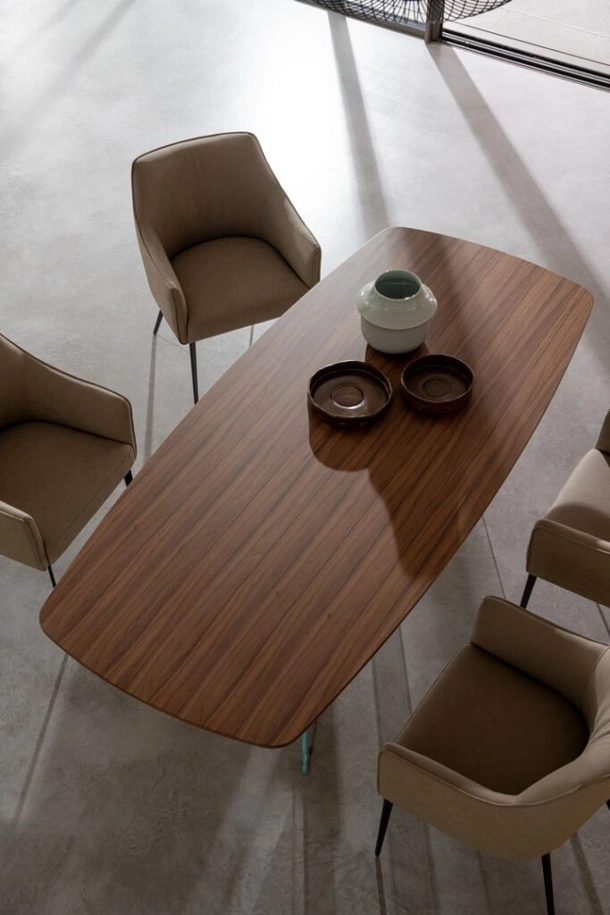 Castiels table in walnut veneer by Bizzotto
