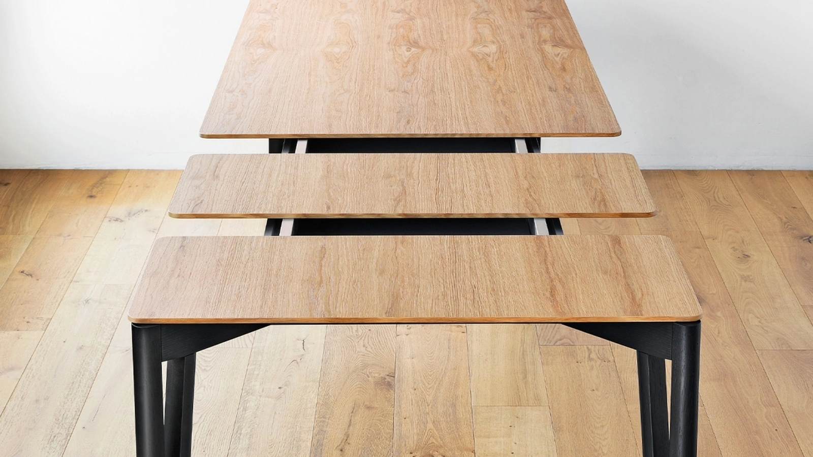 Miniforms Decapo extendable wooden table
