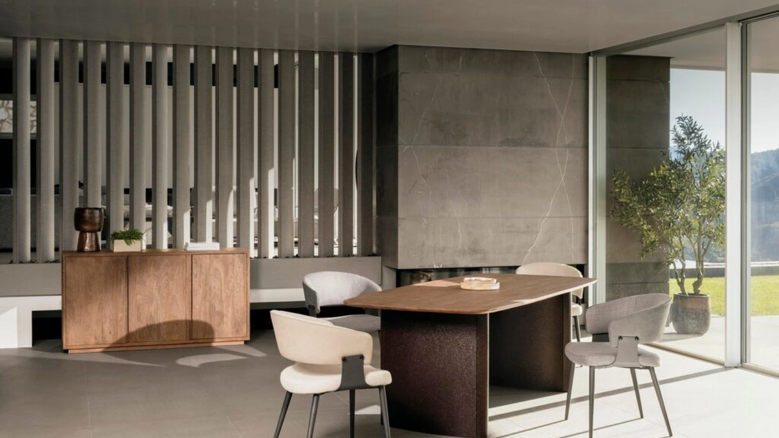 Elswick table in mango wood by Bizzotto