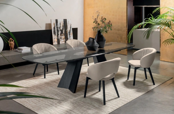 Icaro extendable glass table by Calligaris