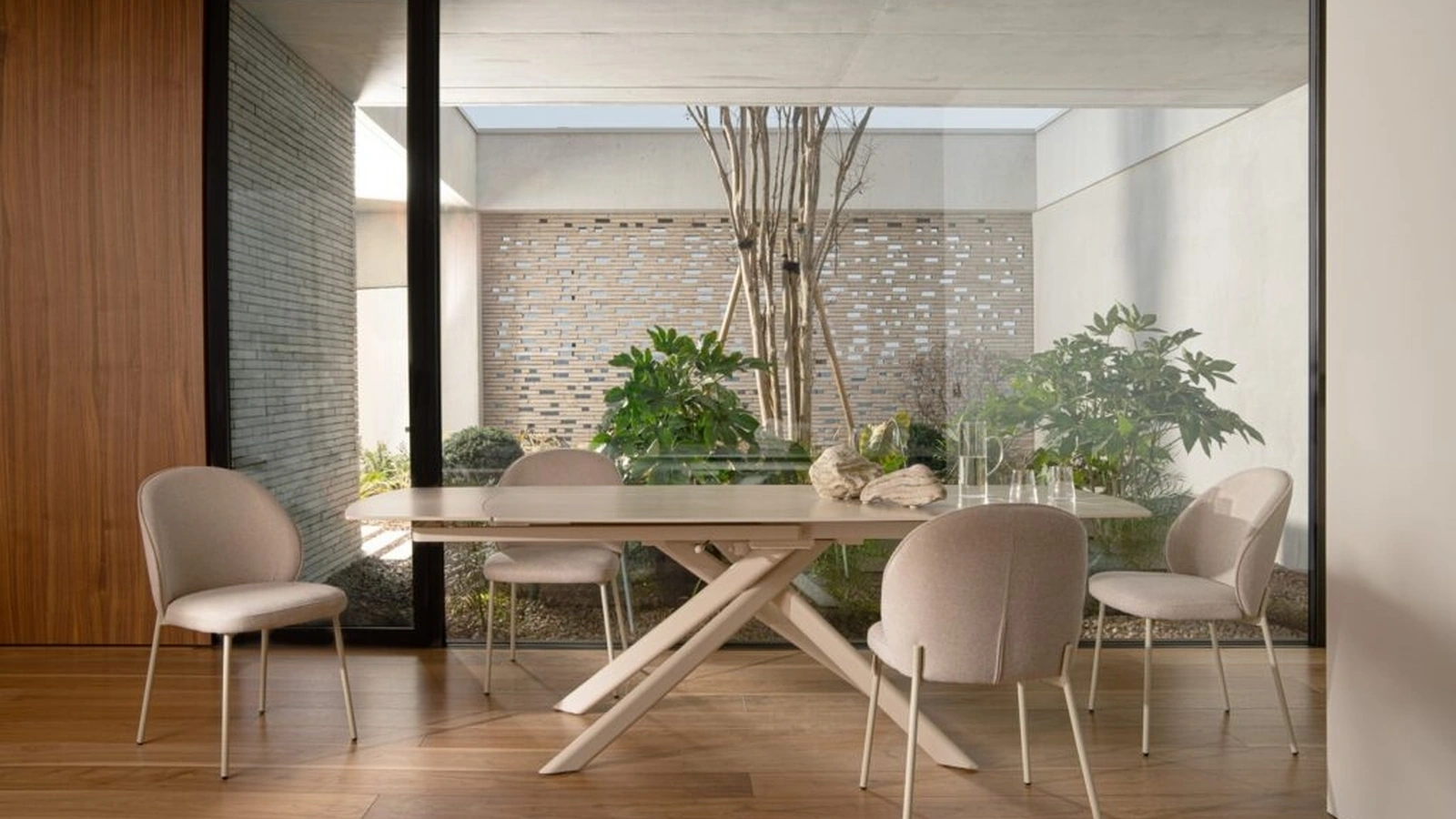 Joakim Table in Ivory Porcelain Stoneware by Bizzotto