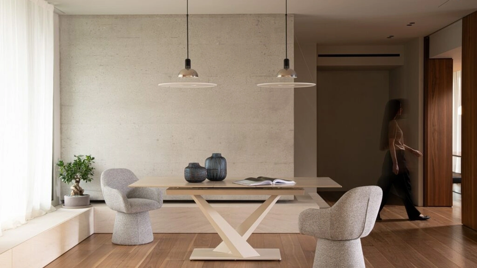 Johannes Table in Ivory Porcelain Stoneware by Bizzotto