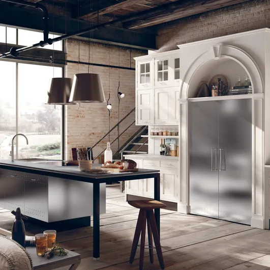 Classic kitchen with Montserrat island in lacquered wood by Marchi.