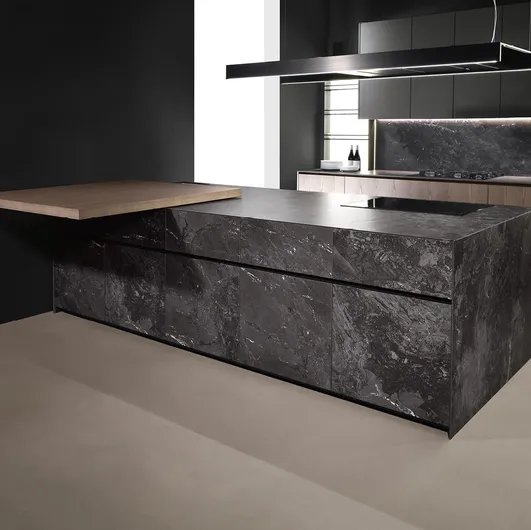 Design Kitchen with Giza Peninsula + Arena Line by Maistri