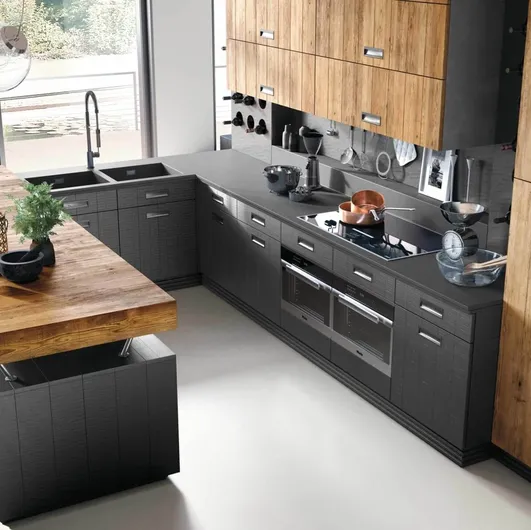 Modern kitchen with Lab 40 peninsula in lacquered and natural wood by Marchi.