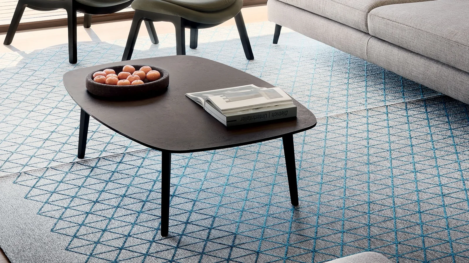 Elliptical Abrey coffee table by Calligaris