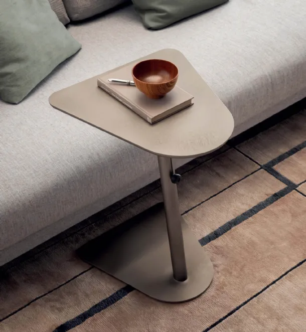 Ambrogino coffee table in lacquered wood by Presotto.
