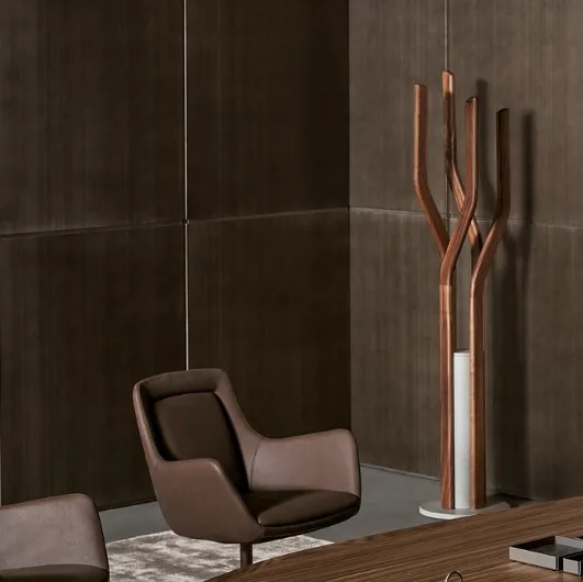 Alma coat hanger by Bonaldo.