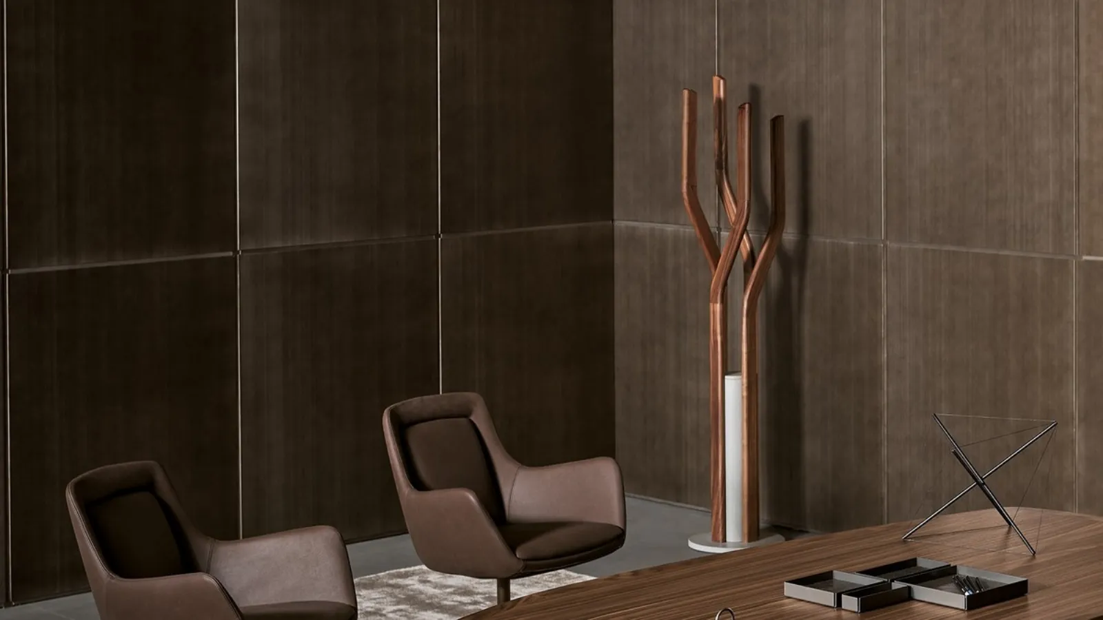 Alma coat hanger by Bonaldo.