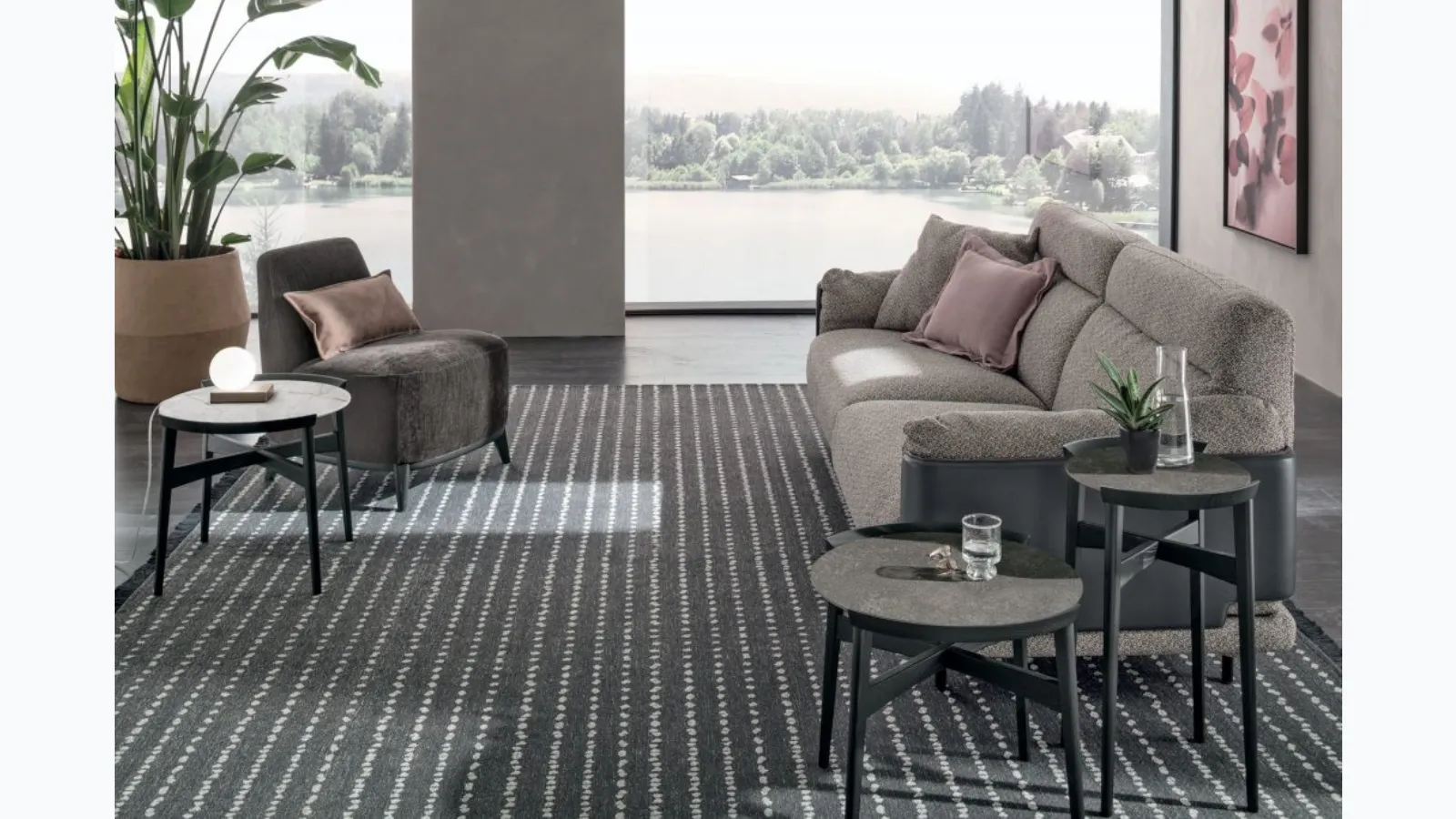 Bloom coffee table in stoneware by Tomasella.