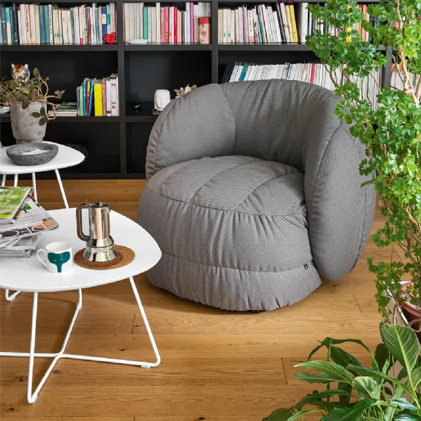 White lacquered Ciop side table by Connubia.