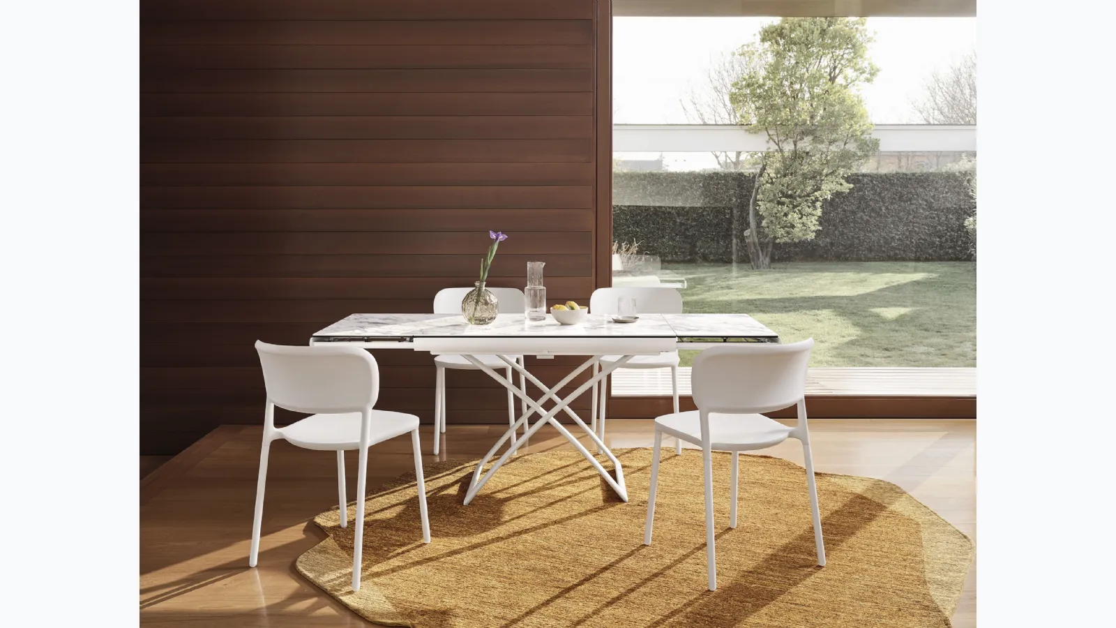 Extendable Dakota coffee table by Calligaris.