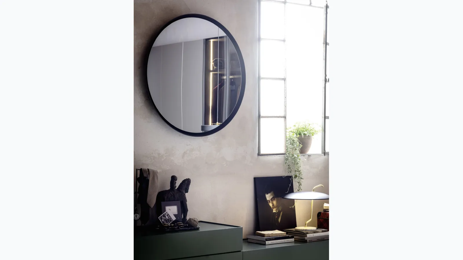 Deep mirror by Novamobili
