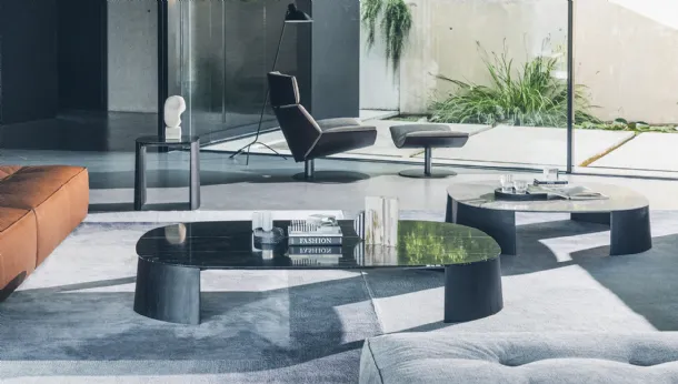 Dorvan coffee table with marble top and iroko base by Desirèe.