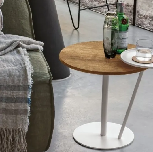 Eclisse coffee table in wood-effect material by Tomasella.